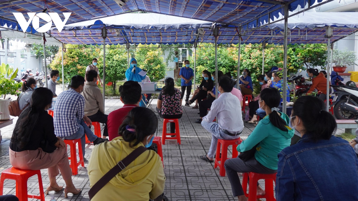 binh duong va can tho ghi nhan them hang tram ca mac covid-19 hinh anh 1