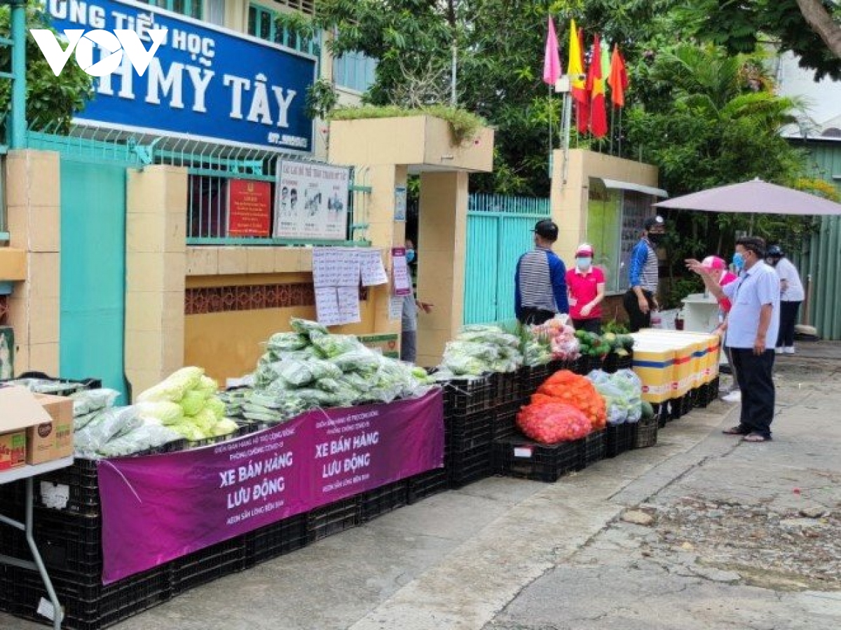 TP.HCM mở thêm điểm bán hàng lưu động cung cấp thực phẩm cho người dân