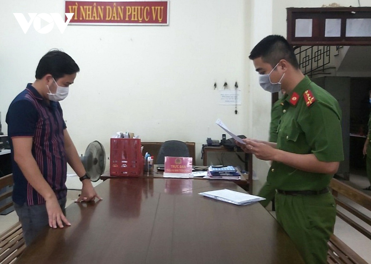 Da nang bat giu 2 doi tuong cho vay nang lai 1 ngay hinh anh 2