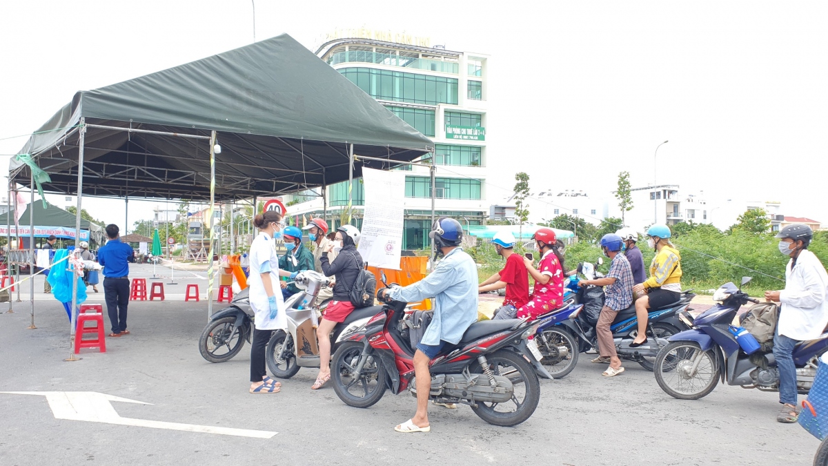 bat buoc co giay xet nghiem am tinh, nhieu phuong tien den can tho phai quay dau tro lai hinh anh 5