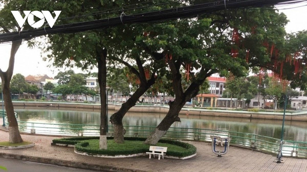 ngày đầu tiên thực hiện chỉ thị 16, người dân Đbscl hạn chế ra đường hình ảnh 5 ngay dau tien thuc hien chi thi 16, nguoi dan Dbscl han che ra duong hinh anh 5