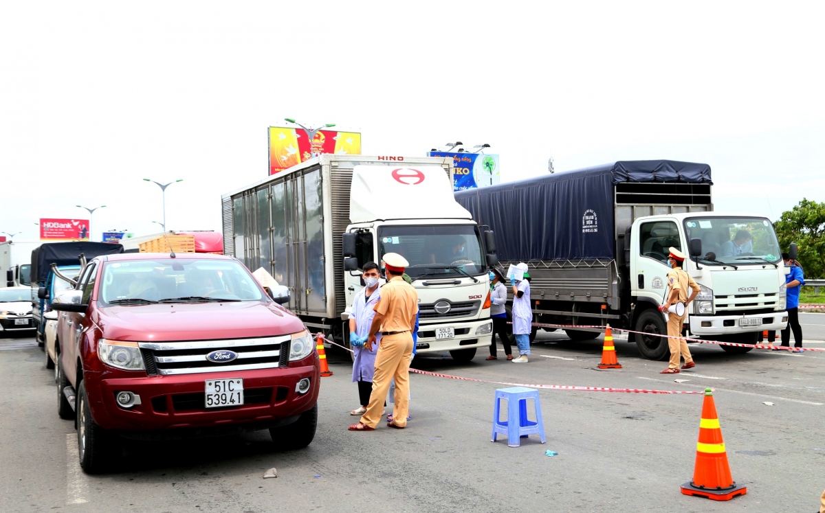 bat buoc co giay xet nghiem am tinh, nhieu phuong tien den can tho phai quay dau tro lai hinh anh 6