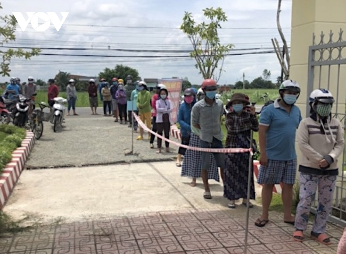 long an đưa hàng hóa giá ưu đãi đến từng thôn, xóm hình ảnh 1 long an dua hang hoa gia uu dai den tung thon, xom hinh anh 1