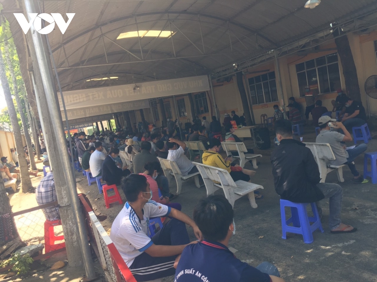 người dân Đbscl lo ngại nguy cơ lây nhiễm tại các cơ sở test nhanh, mức giá khác nhau hình ảnh 2 nguoi dan Dbscl lo ngai nguy co lay nhiem tai cac co so test nhanh, muc gia khac nhau hinh anh 2