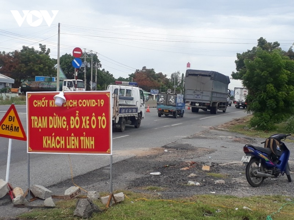 binh thuan hai cha con mac covid-19, nguoi cha di chuyen nhieu noi hinh anh 2