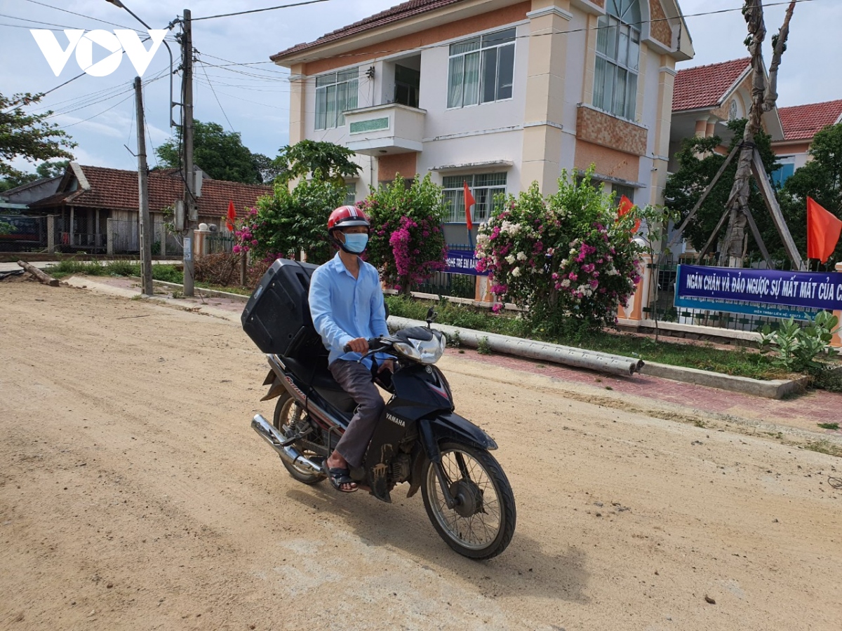  cuoc song dong bao E De trong khu phong toa hinh anh 4