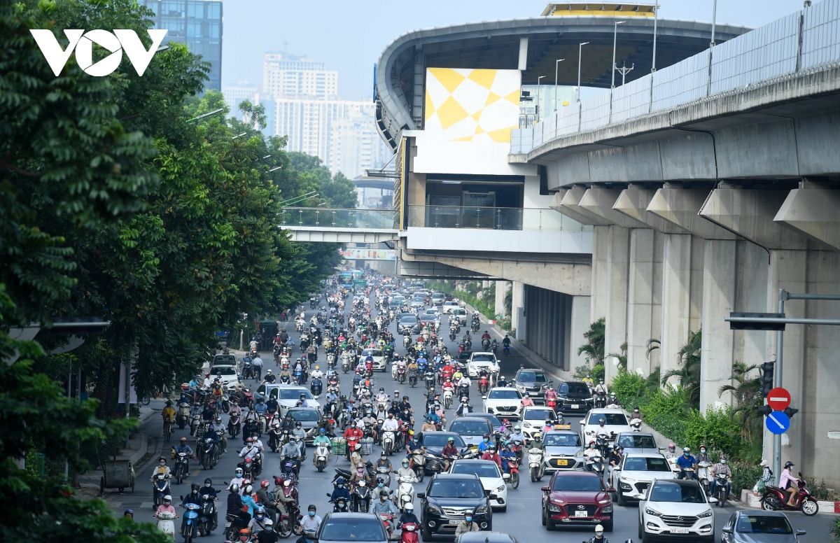 ha noi van un tac giao thong gio cao diem nhu chua he co gian cach hinh anh 13