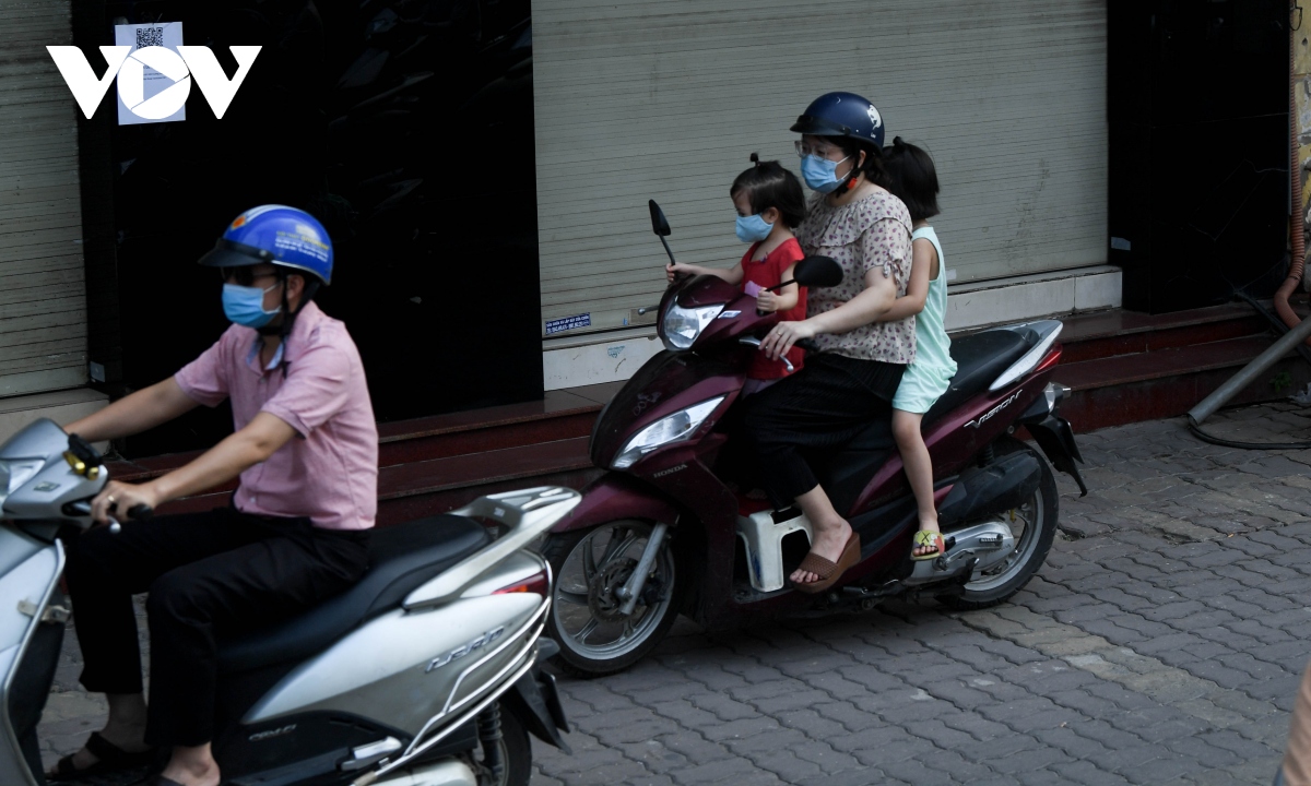 ha noi van un tac giao thong gio cao diem nhu chua he co gian cach hinh anh 8