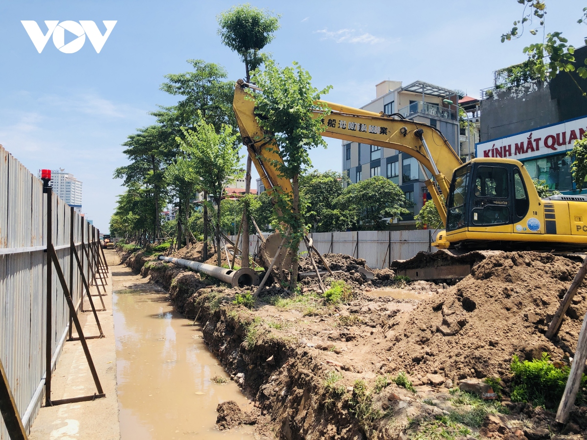 cac cong trinh xay dung o ha noi nam im tuan thu gian cach xa hoi hinh anh 3