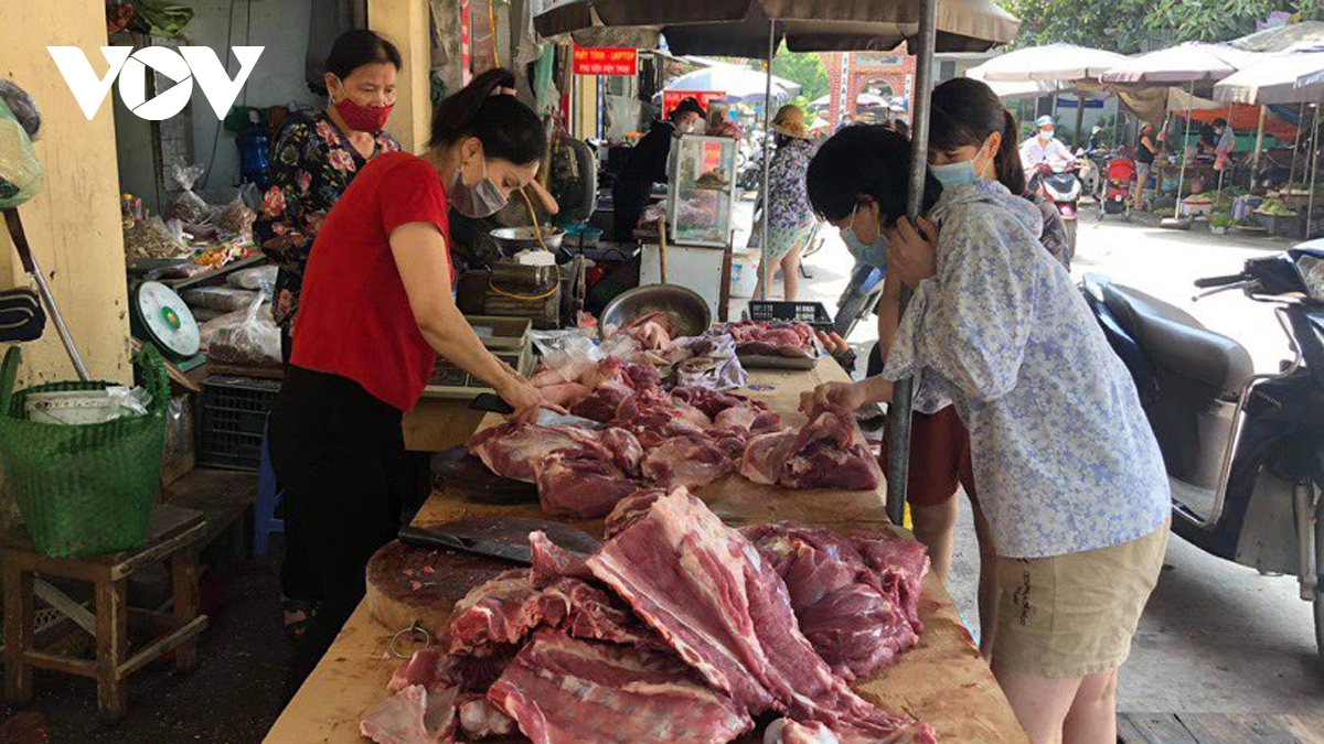 ngay dau gian cach tai ha noi gia ca o cho dan sinh kha on dinh hinh anh 5