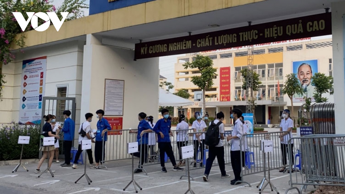 Students nationwide sit high school graduation exams