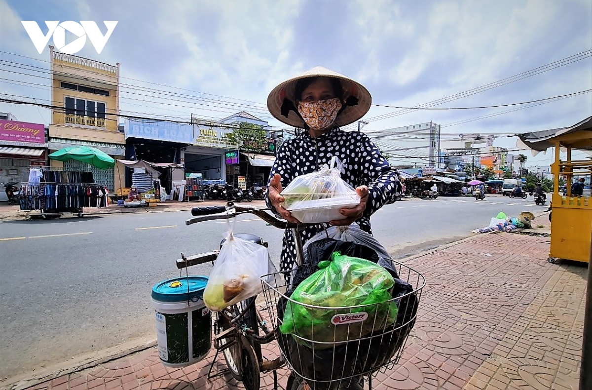 ca mau lan toa com 0 dong giup nguoi dan vuot kho trong dai dich hinh anh 3