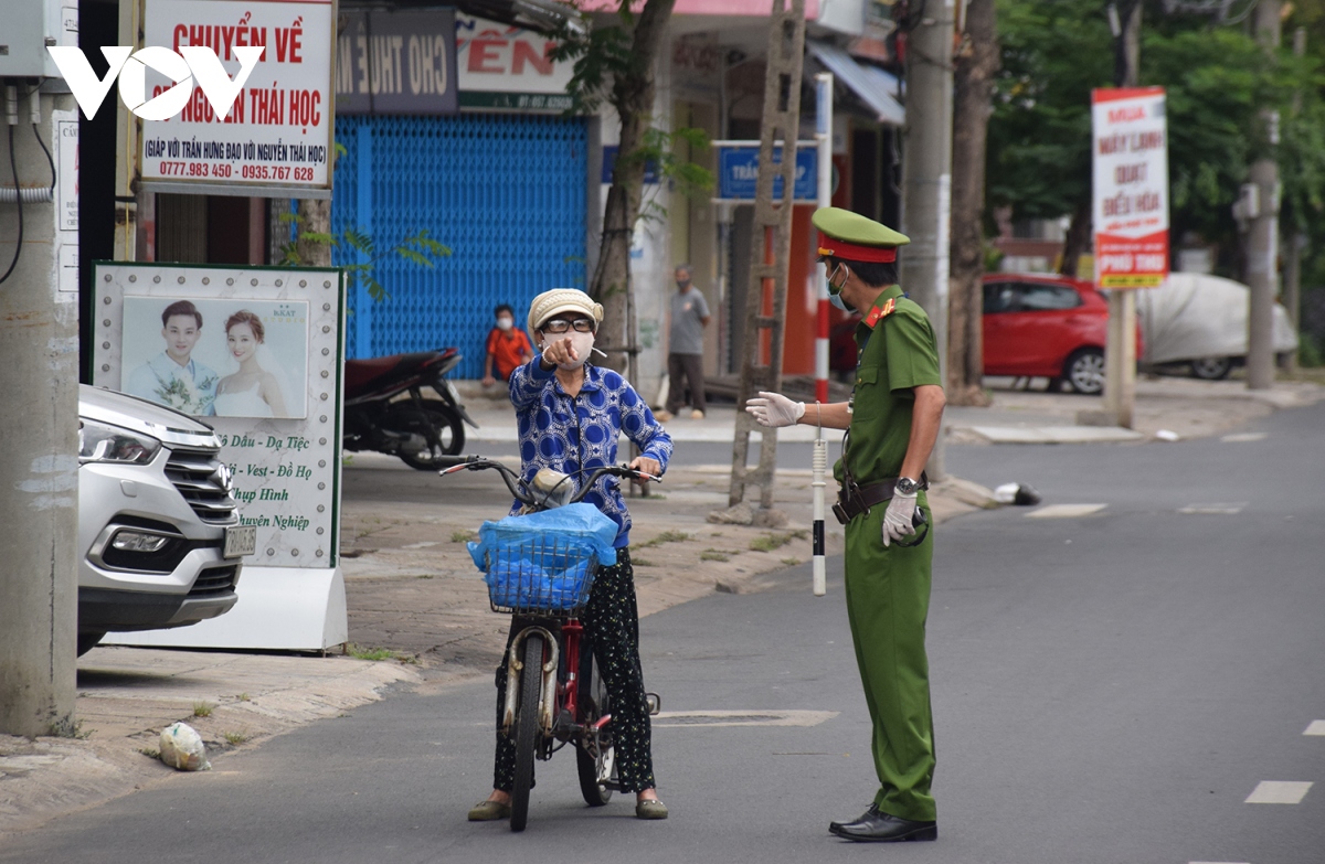 phu yen ap dung chi thi 16 nhung nhieu nguoi dan van ra duong khi khong can thiet hinh anh 3