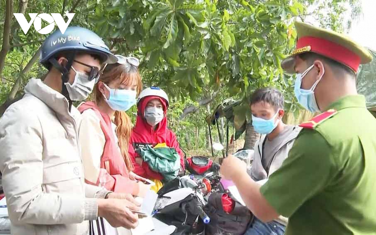 quang ngai tam dung tiep nhan nguoi dan tu vung dich tro ve tu 0 gio ngay 1 8 hinh anh 1