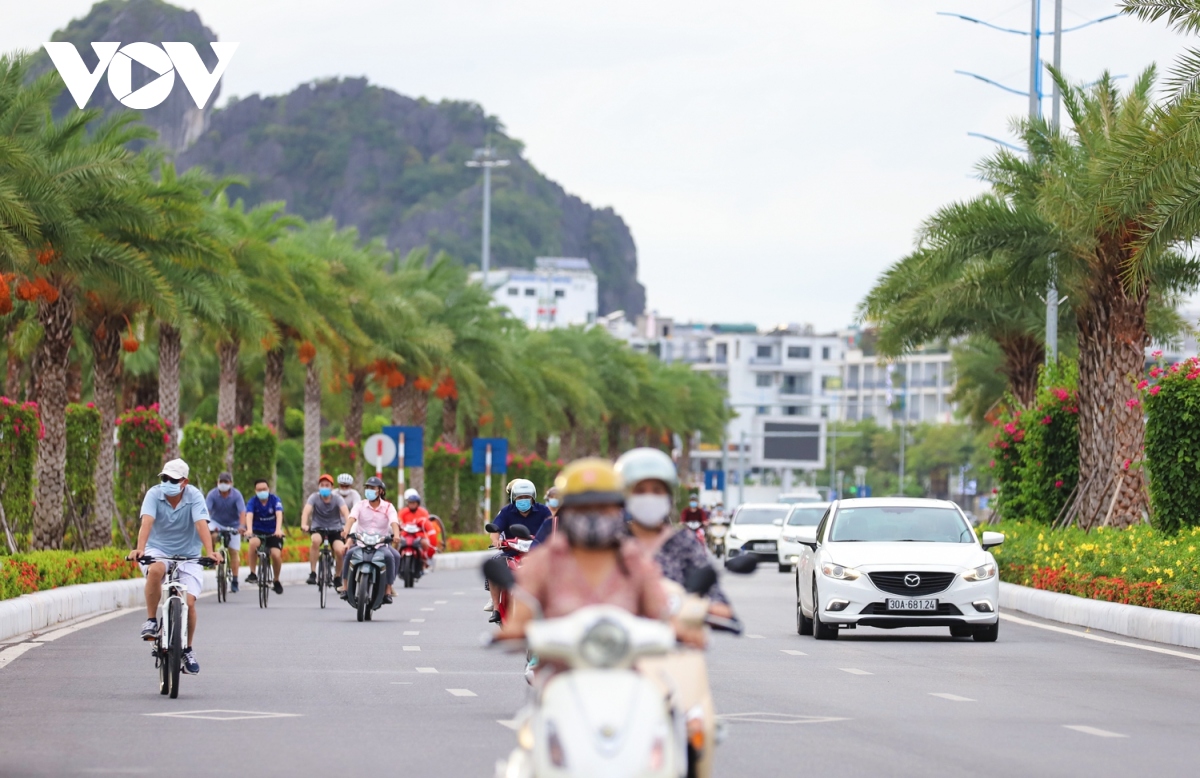 nguoi dan quang ninh tro lai nhip song binh thuong moi hinh anh 7