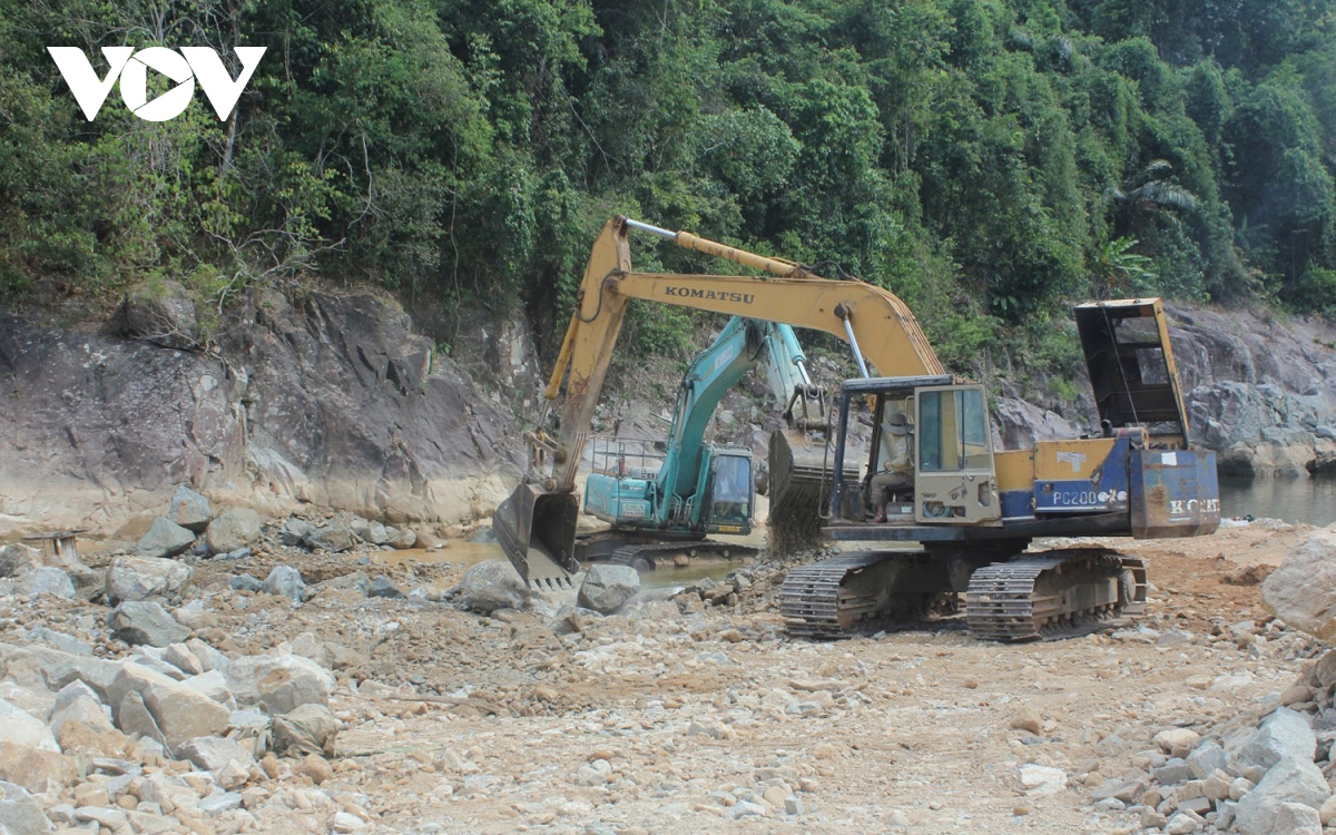 Xả nước lòng hồ thủy điện Rào Trăng 4 tìm kiếm nạn nhân mất tích tại thuỷ điện Rào Trăng 3