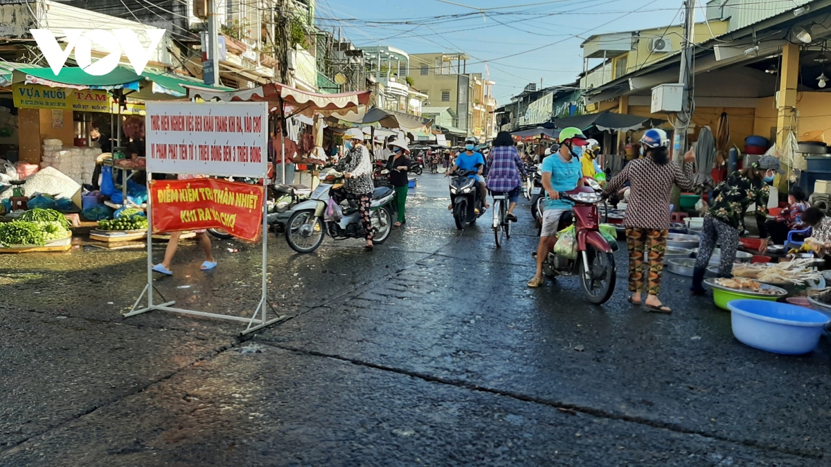 tien giang phat hien them cac ca duong tinh sars-cov-2, tiep tuc phong toa nhieu khu vuc hinh anh 3