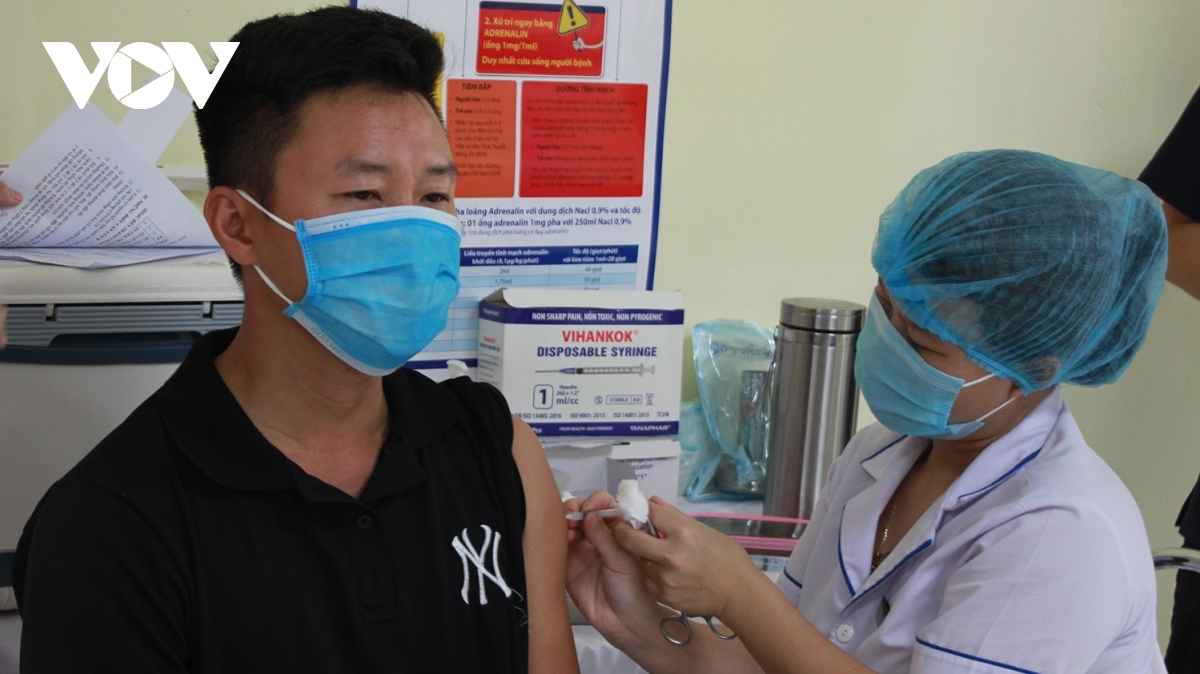 bệnh viện 199 tiêm gần 3.400 liều vaccine phòng covid-19 cho tuyến đầu chống dịch hình ảnh 2 benh vien 199 tiem gan 3.400 lieu vaccine phong covid-19 cho tuyen dau chong dich hinh anh 2