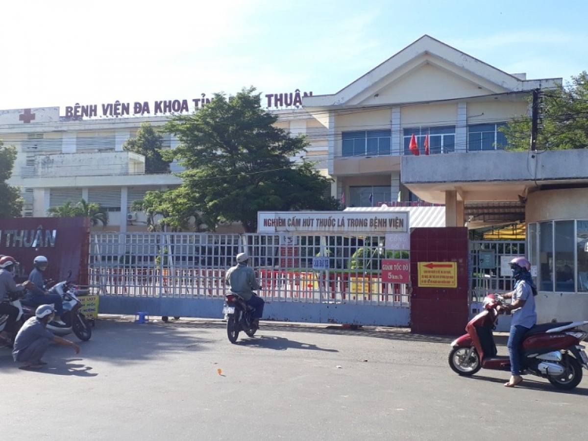 benh vien Da khoa tinh binh thuan thong tin vu hang tram nguoi chui rao ra vien hinh anh 1