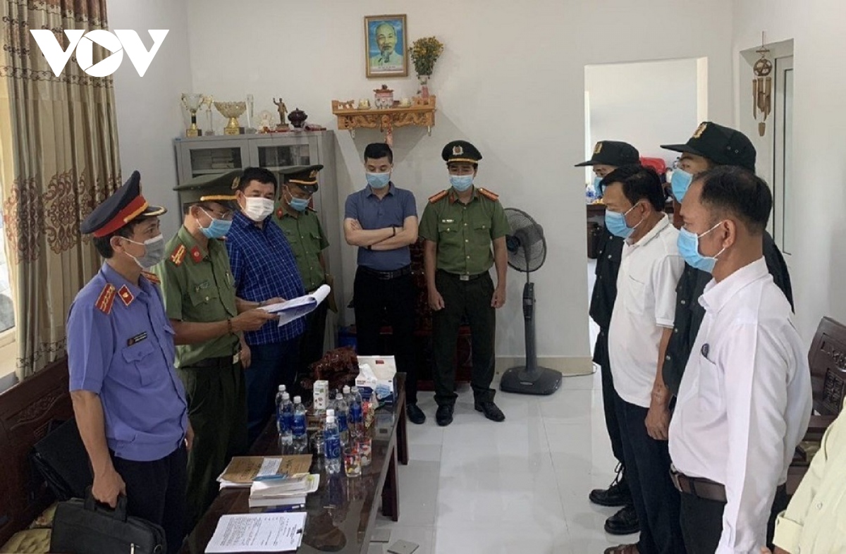 bắt giám đốc và phó giám đốc cảng hàng không quốc tế phú bài thừa thiên huế hình ảnh 1 bat giam doc va pho giam doc cang hang khong quoc te phu bai thua thien hue hinh anh 1