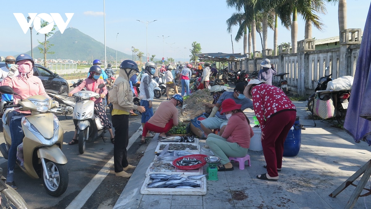 phu yen bo tri cac diem ban hang tam phuc vu nguoi dan hinh anh 1