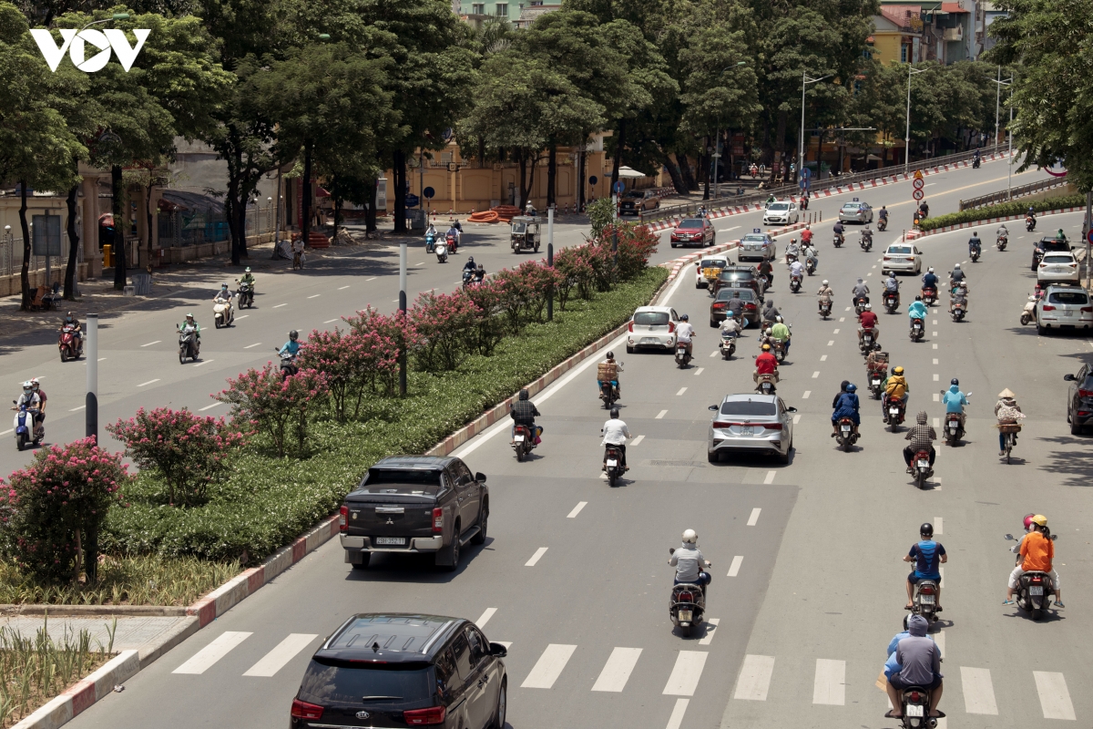 ngam hoa tuong vi khoe sac tren con duong tung duoc menh danh dep nhat viet nam hinh anh 13