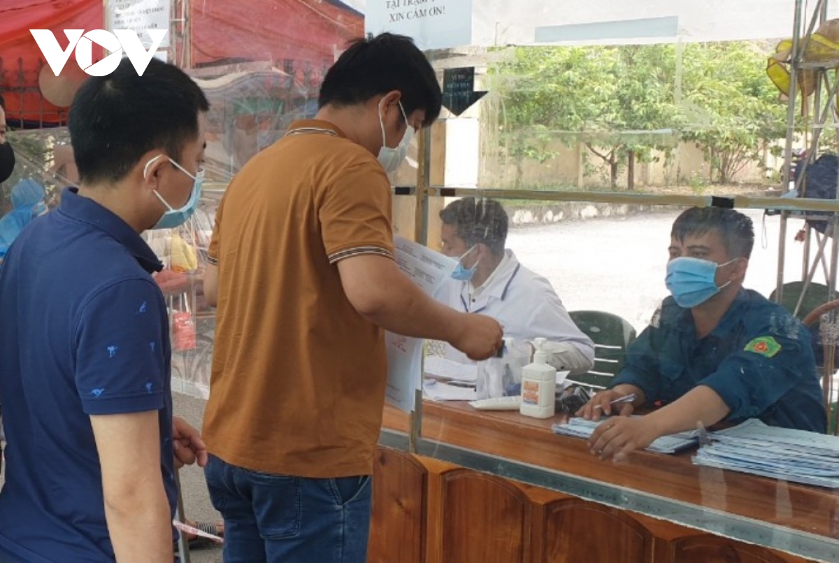 cac dia phuong tang cuong kiem soat nguoi ra vao dia phuong de phong, chong dich hinh anh 1