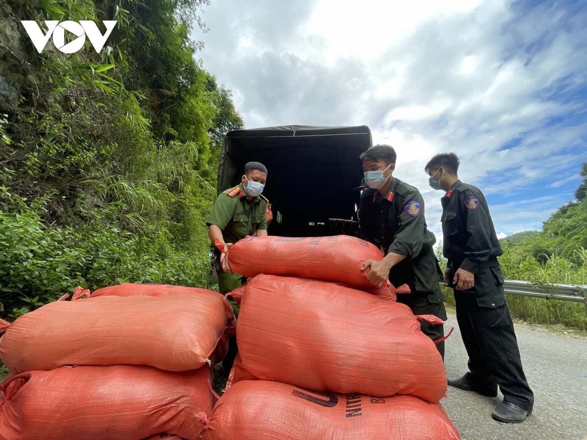 ​Công an Sơn La chăm lo đời sống cho người dân vùng dịch