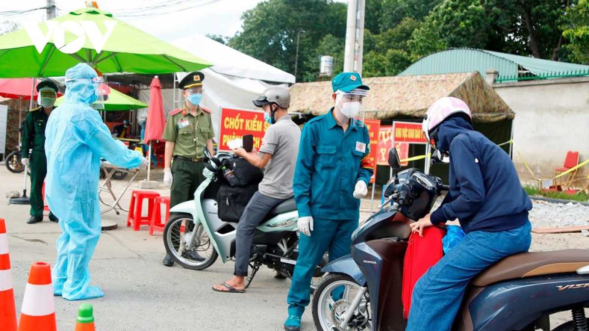 binh duong khong de nguoi dan tu phat roi tinh, nhan rong mo hinh cach ly f1 tai nha hinh anh 1