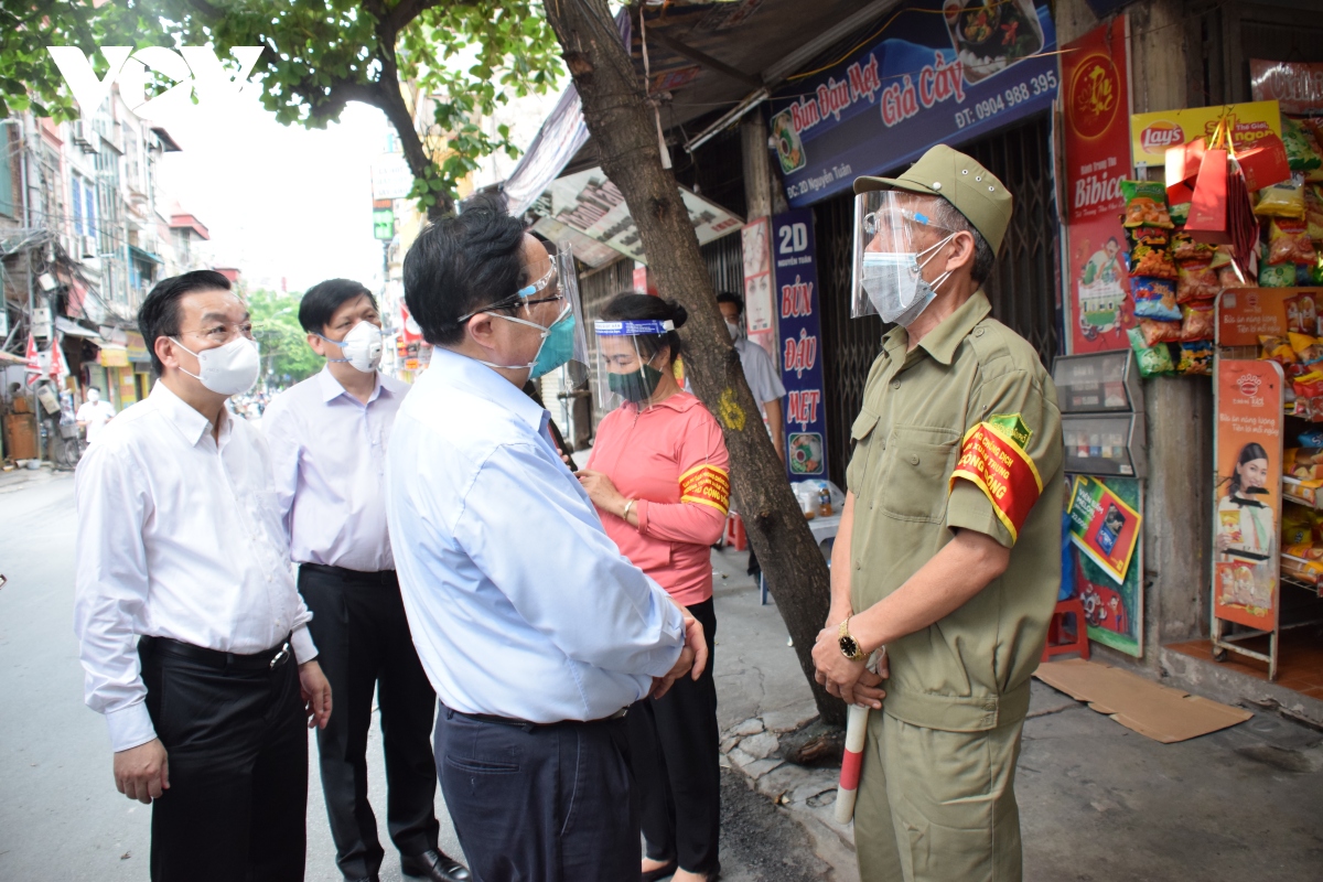 thi sat diem nong covid-19 tai ha noi, thu tuong de nghi kien toan ngay lanh dao phuong hinh anh 1