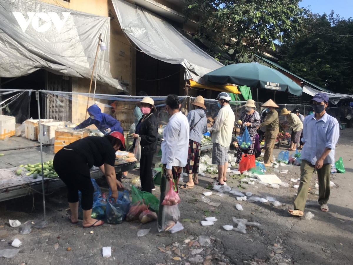 cho dau moi phia nam ha noi trong ngay dau tien mo cua tro lai sau gian cach hinh anh 7