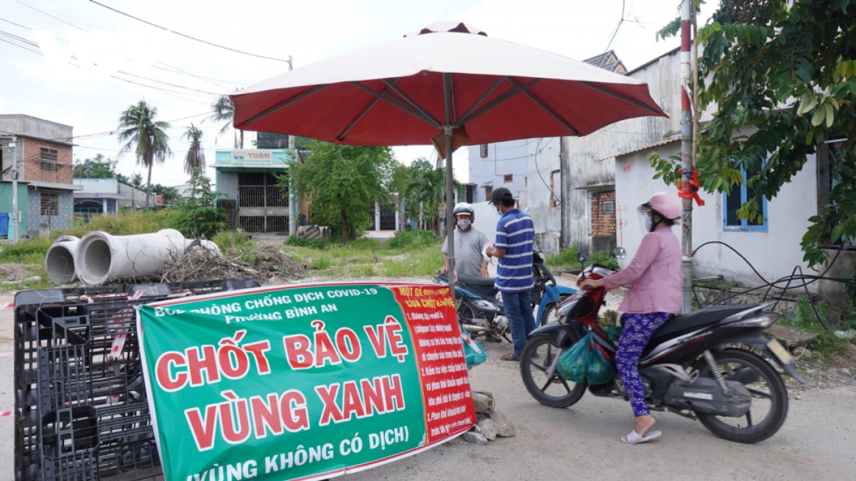 binh duong tang toc thu hep vung do dich benh, day nhanh tiem vaccine covid-19 hinh anh 4