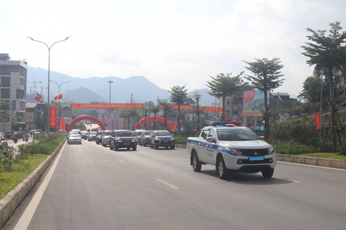 tuyen duong dep nhat cao bang mang ten vo nguyen giap hinh anh 2