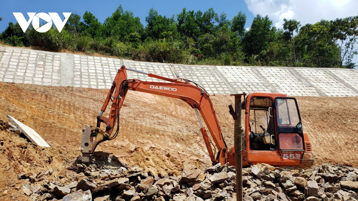 Giải ngân vốn đầu tư công ngành GTVT: Nói đi đôi với làm