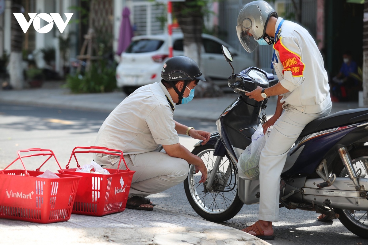 cac thanh vien quy tac do thi o Da nang di cho giup dan hinh anh 10