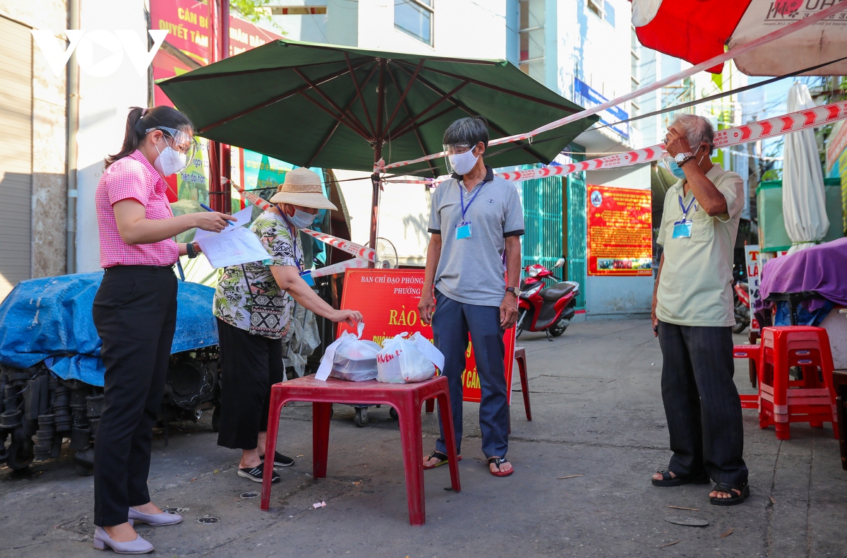 cac thanh vien quy tac do thi o Da nang di cho giup dan hinh anh 19