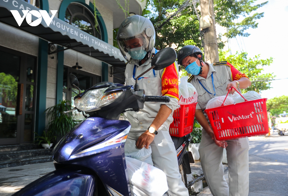 cac thanh vien quy tac do thi o Da nang di cho giup dan hinh anh 6