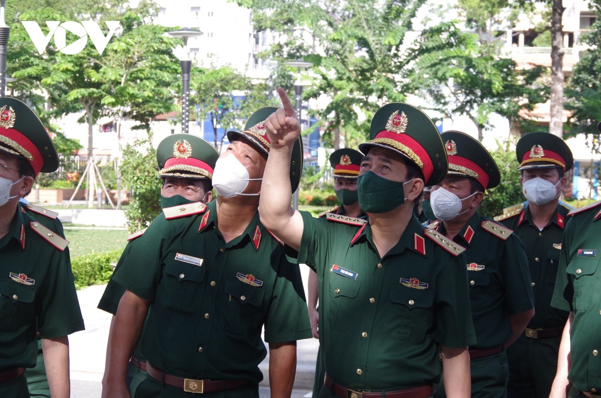 Doan cong tac cua chinh phu, bo quoc phong dong vien luc luong tuyen dau tai tp.hcm hinh anh 2