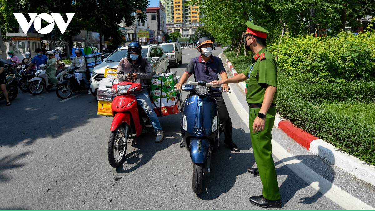 ha noi nguoi dan khong duoc di ra ngoai dia ban trong thoi gian gian cach hinh anh 1