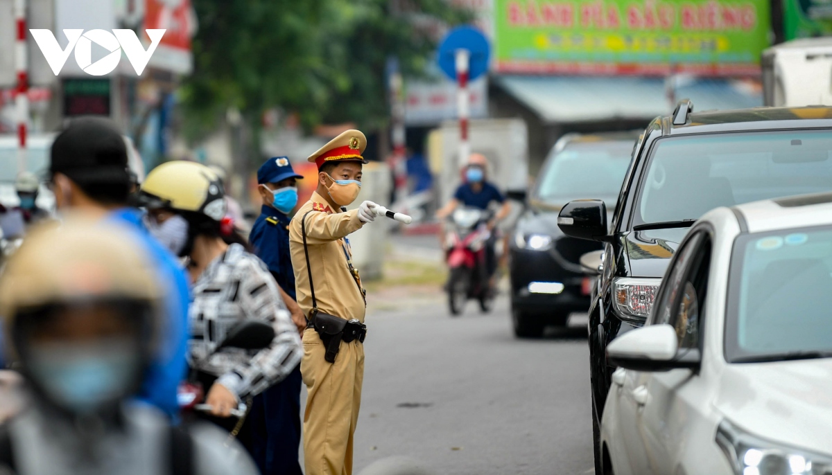 nhieu chot kiem soat o ha noi un u sau khi co quy dinh moi ve giay di duong hinh anh 11