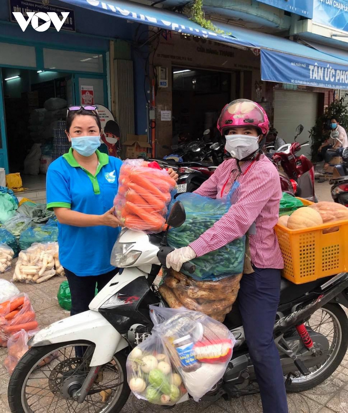 Những phụ nữ “gieo mầm” yêu thương giữa dịch bệnh ở TP.HCM