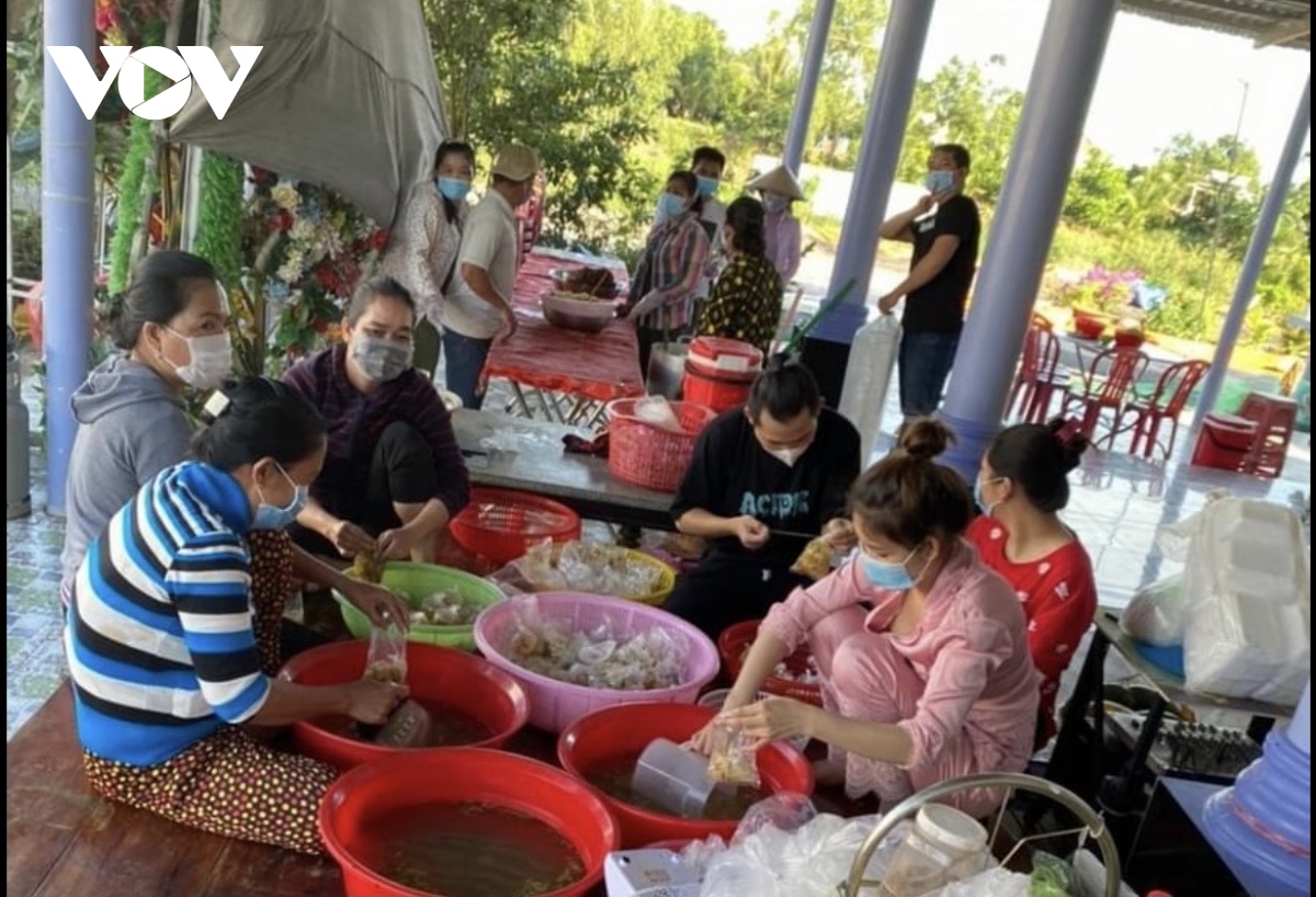 nguoi dan vung bien gioi long an ho tro nhau trong dich benh hinh anh 2