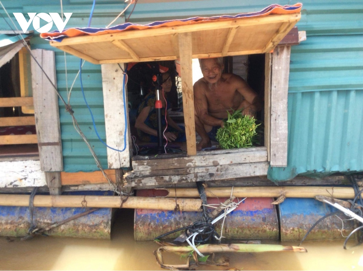 nhung bo rau 0 dong tinh nghia am long nguoi dan bi phong toa giua ha noi hinh anh 8