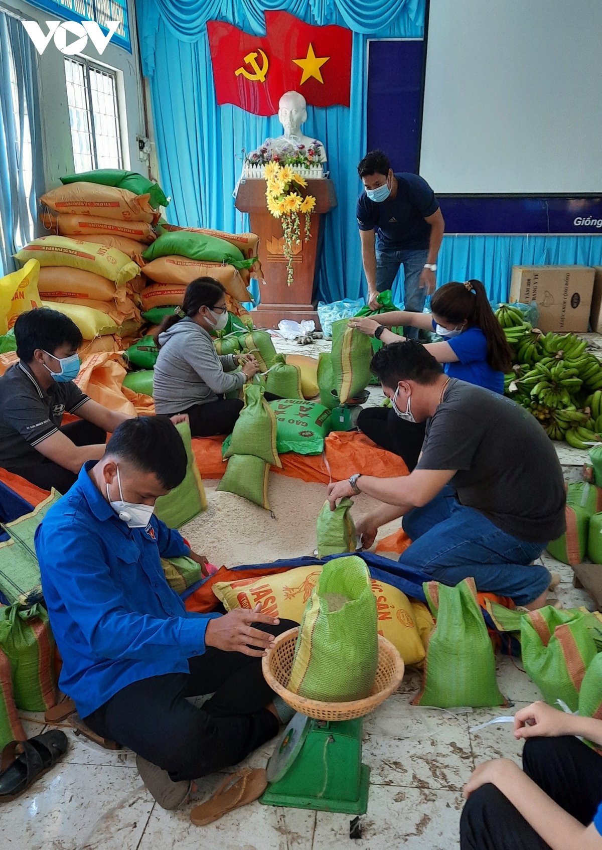 nhung chuyen xe nghia tinh den voi nguoi dan vung dich tp.hcm, binh duong hinh anh 3