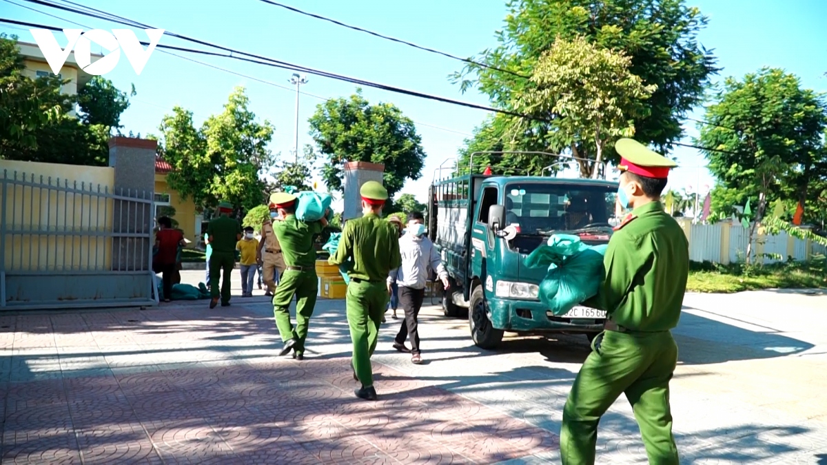 nguoi dan vung sat lo nui quang nam gop nong san gui vao phia nam hinh anh 5