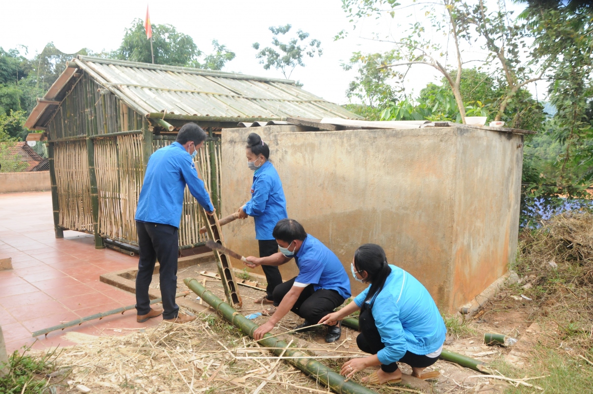 ba con son la sang tao dung nha bat, lan tre lam khu cach ly hinh anh 14