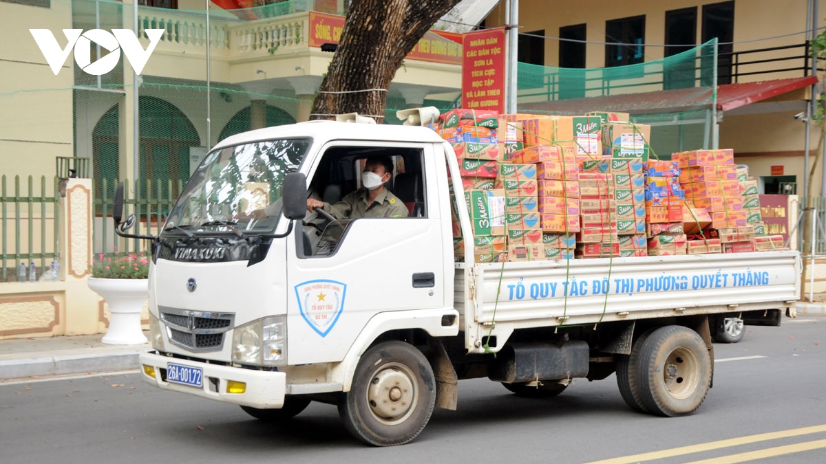 son la chuyen hon 50 tan thuc pham ho tro tp.hcm chong dich hinh anh 1