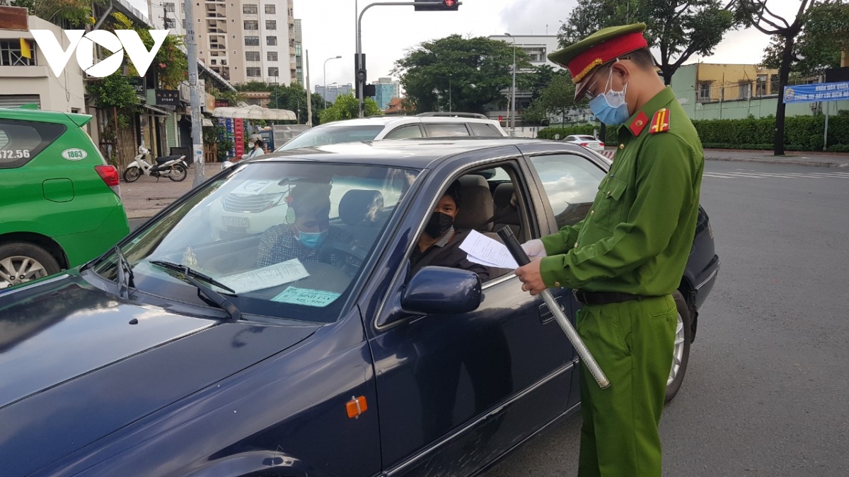 hang ngan bo doi ho tro nguoi dan khac phuc kho khan de chong dich o tp.hcm hinh anh 5