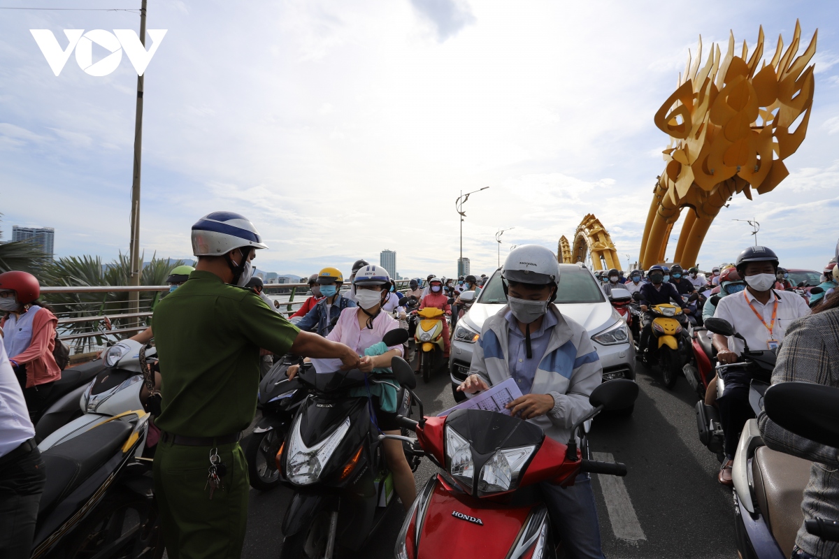 Da nang thuc hien chi thi 05 Un u tai cac chot ngay dau tuan di lam tro lai hinh anh 13