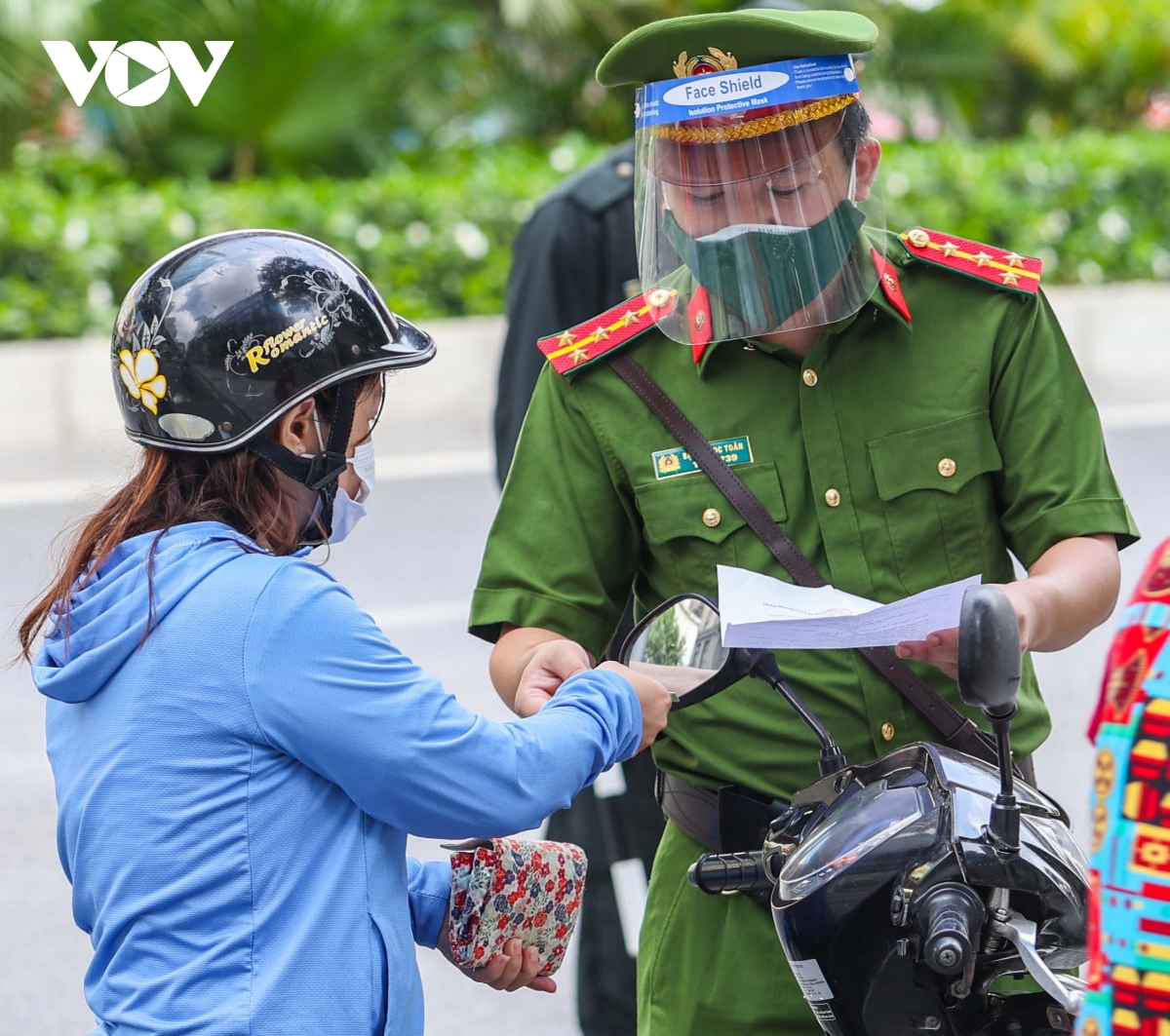 Anh 6 to co dong manh o ha noi xu ly hang loat truong hop vi pham hinh anh 15